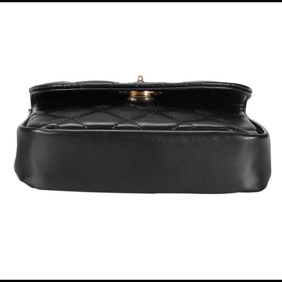 💄Black Fannypack🕶 - Picture 5 of 5